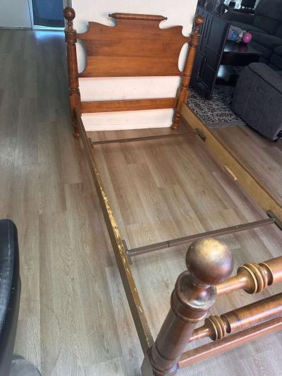 antique Rope twin bed frame - Thumbnail 3
