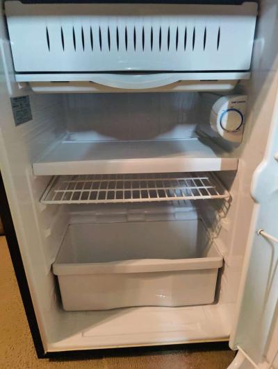 mini refrigerator - Thumbnail 3