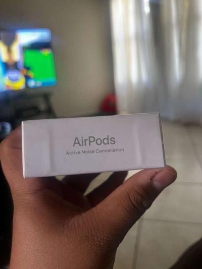 AirPods Gen 4 brand new - Thumbnail 2