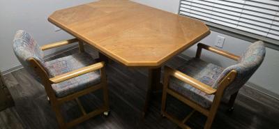 Dinner table - Thumbnail 2