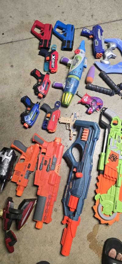 NERF GUNS EVERYTHING YOU SEE FOR 50 - Thumbnail 5
