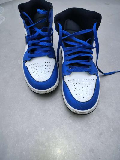 Jordan 1 retro - Thumbnail 4