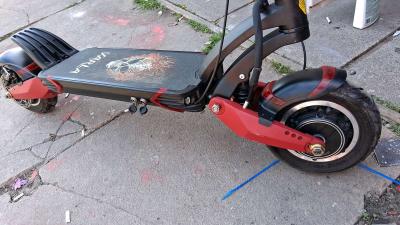 tengo scooter varla con cargador original