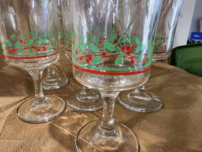 set of 6 vintage Arbys Chritmas glasses - Thumbnail 3