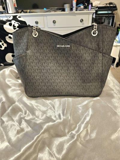 Michael kors purse with matching wallet - Thumbnail 6