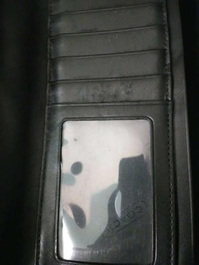 coach wallet black  need to go today - Thumbnail 2