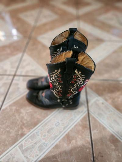 womens black leather boots - Thumbnail 2