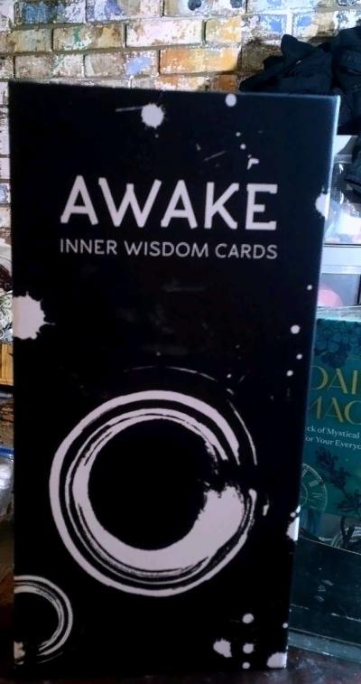Awake Inner Wisdom Cards w Guidebook Quartz - Thumbnail 5