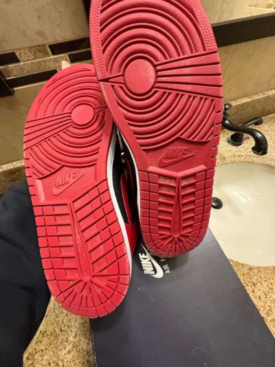 Jordan 1s banned - Thumbnail 5