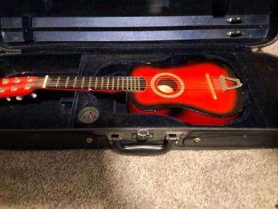 cutest tiny guitar case playable - Thumbnail 2