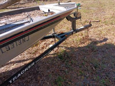 2006 bass tracker boat and tralier 300 or best offer - Thumbnail 3
