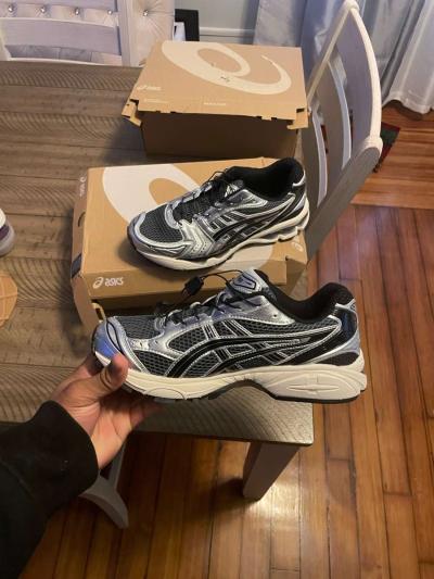 ASICS Kayano 14 in black and silver size 8 - Thumbnail 5