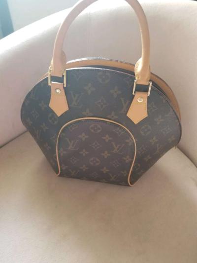 Louis Vuitton purse - Thumbnail 3