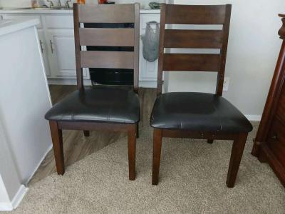 2 Dining Chairs - Thumbnail 4