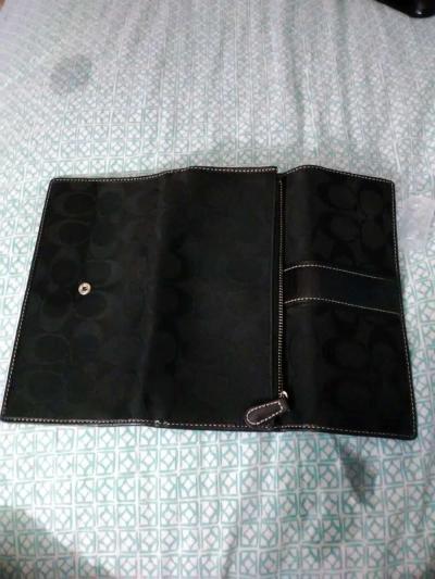 coach wallet black  need to go today - Thumbnail 4