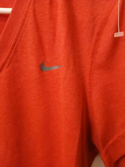 Nike dri fit sz Medium - Thumbnail 2