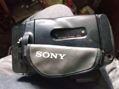 Sony VHS handycam - Thumbnail 2