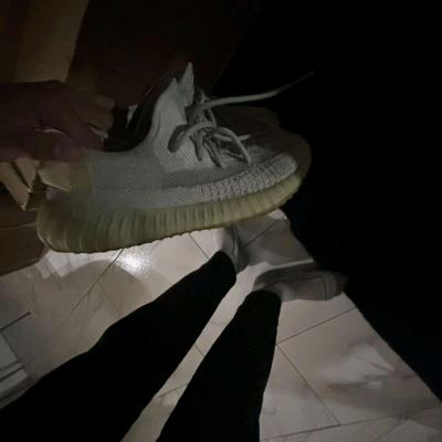 Yeezy - Thumbnail 2