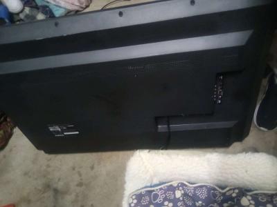 43inch Vizio Smart tv - Thumbnail 2