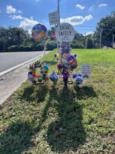 each made with love graveside flowers 30 each - Thumbnail 2