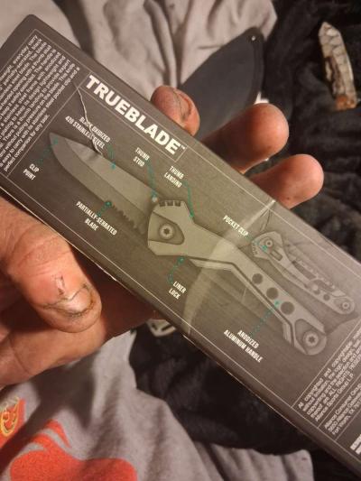 assorted variety of knives 70bucksfor all OBO will negotiate - Thumbnail 5