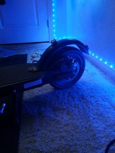 electric scooter - Thumbnail 2