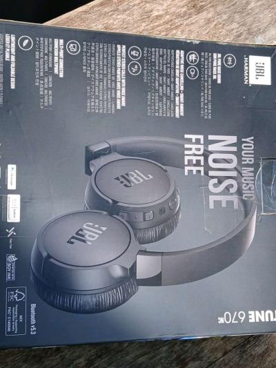 JBL Head Phones - Thumbnail 3