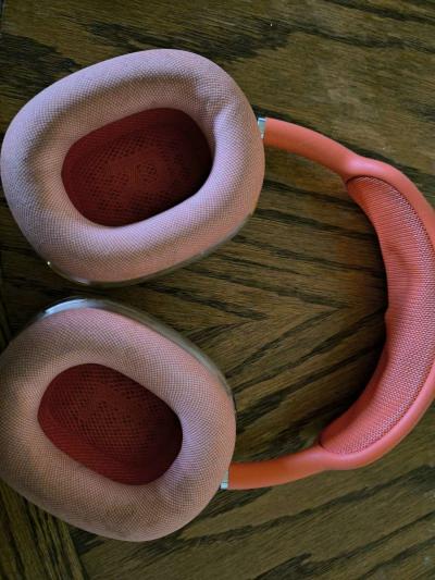 apple airpod Max pink with covers - Thumbnail 3