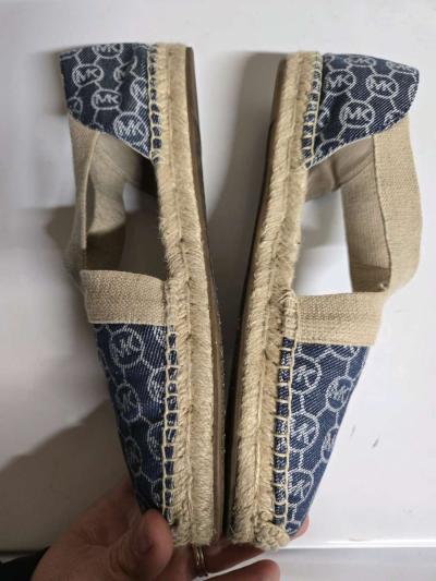 womens like new sandals size 9 no flaws perfect see all pics - Thumbnail 2