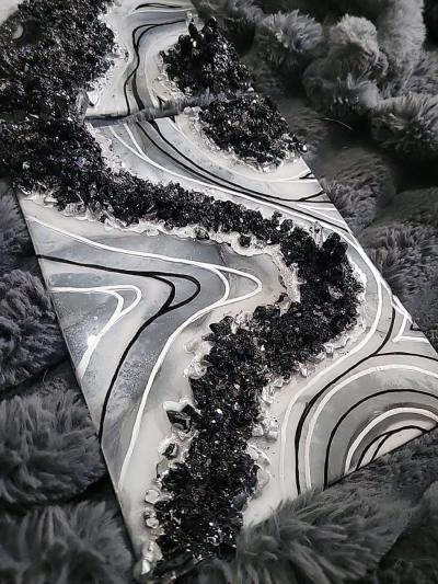 Epoxy and Geode Artwork - Thumbnail 2