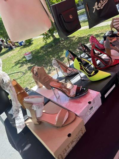 Womans Fashion - Thumbnail 4