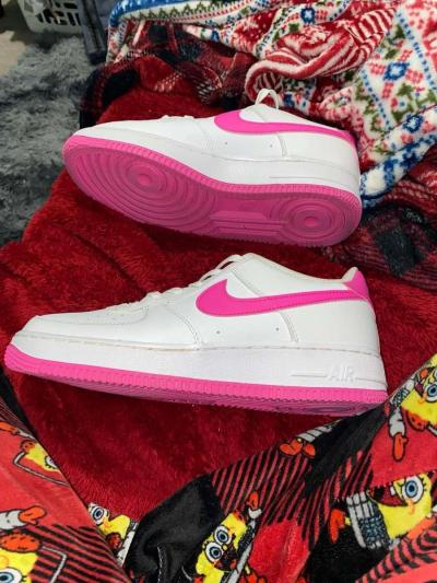 Pink And White Nike - Thumbnail 4
