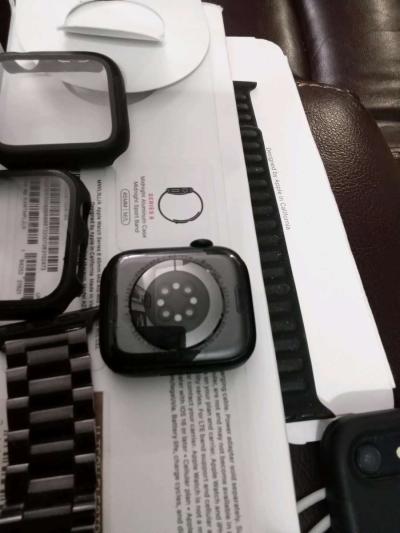 iPhone SE3 and Apple Watch 8 - Thumbnail 3