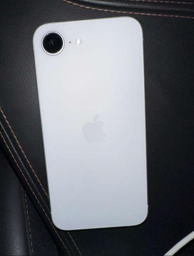 iPhone16e - Thumbnail 2