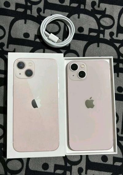 iPhone 13 - Thumbnail 2