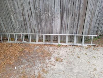 24ft aluminum extension ladder - Thumbnail 2