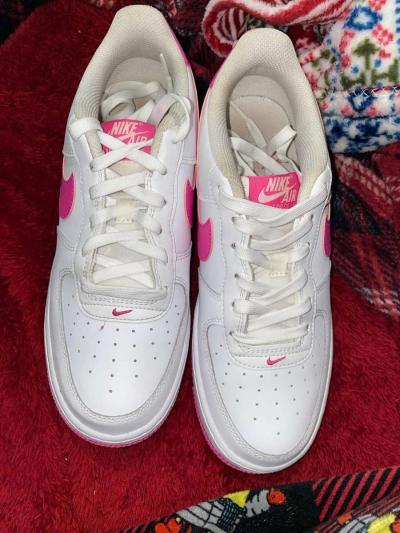 Pink And White Nike - Thumbnail 3