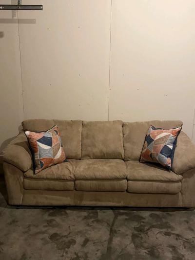 living room set - Thumbnail 2