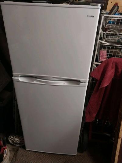 apartment size refrigerator - Thumbnail 2