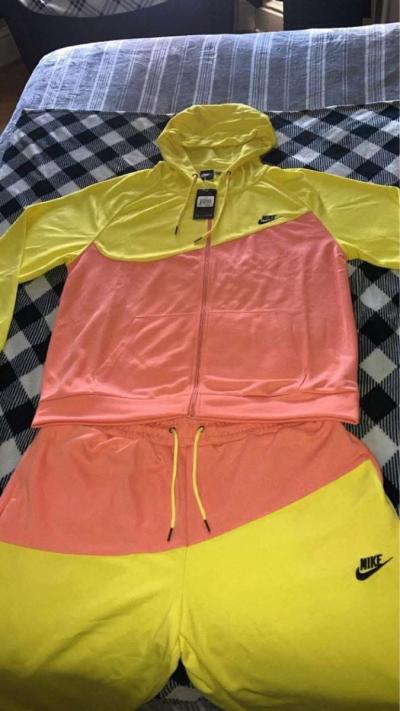 Nike sweatsuits and Nike techs - Thumbnail 5