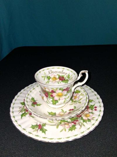 Royal Albert fine china - Thumbnail 2