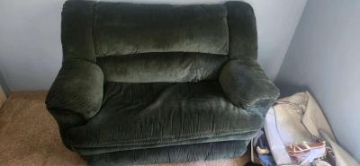 Vintage green plush pullout mattress double couch - Thumbnail 3