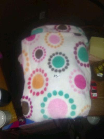 books clothes and blanket cups - Thumbnail 2