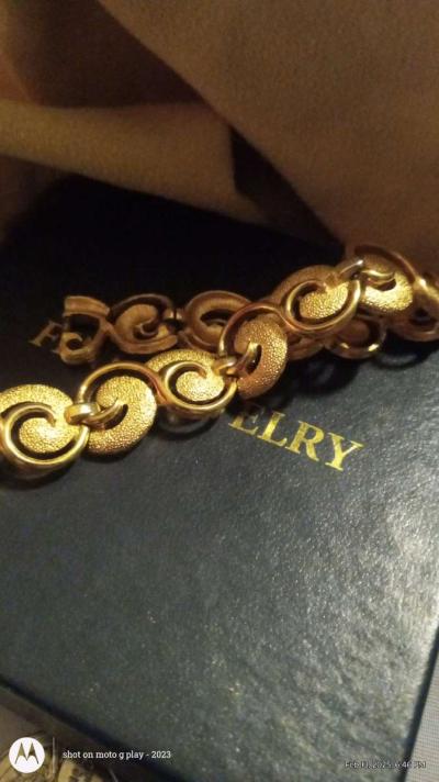 Vintage Trifari Bracelet - Thumbnail 2