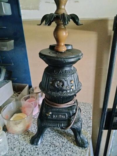 lamp with a pot belly stove base - Thumbnail 4