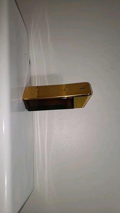 1 million Cologne - Thumbnail 3