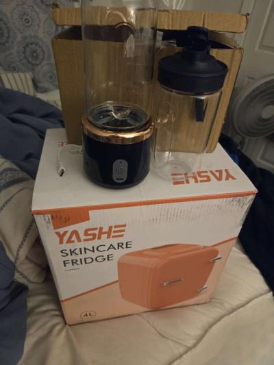 brand new mini fridge and juicer you  get both