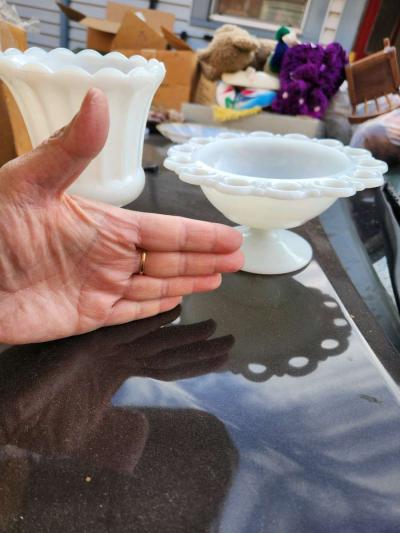 vantage white milk glass at least 50 years old - Thumbnail 3