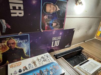 These are big panels signed by the actress or voice actor - Thumbnail 2