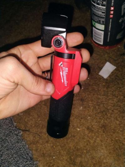 Milwaukee magnetic flashlight - Thumbnail 2